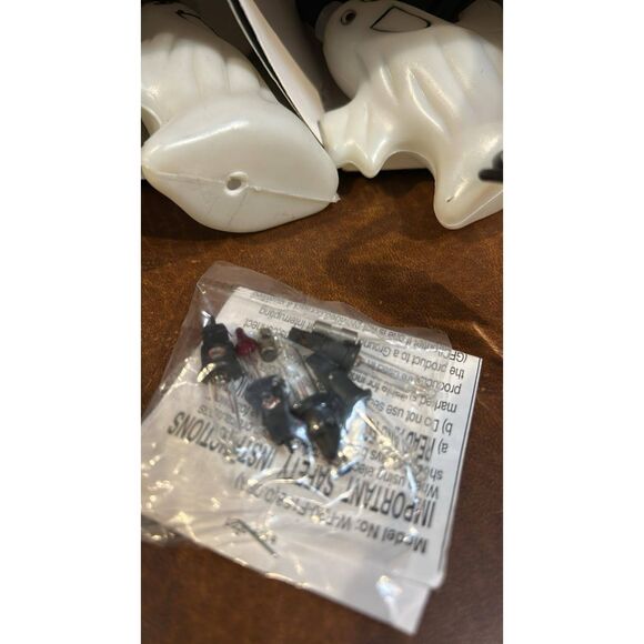 Vintage Super Bight Ghost 20 indoor Outdoor String Halloween String Lights 1998 - Picture 5 of 6